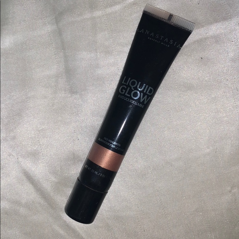 anastasia beverly hills liquid glow